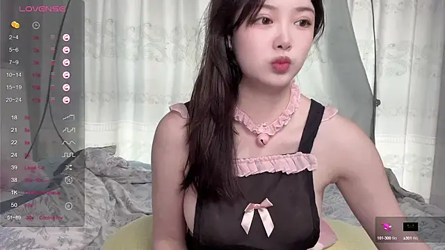 Snapshot of tender-11 chatting on September 28, 2025, 9:14 am tender-11 online show from September 28, 2025, 9:14 am