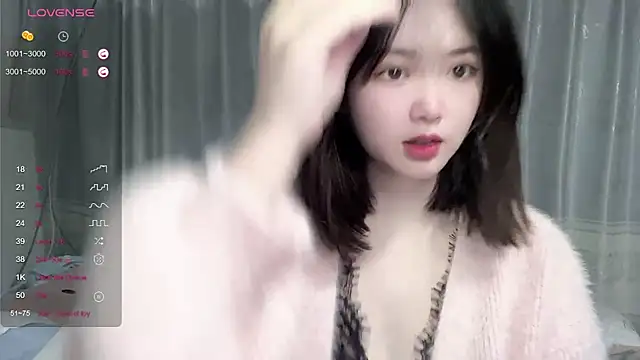 Snapshot of tender-11 chatting on November 11, 2025, 11:10 am tender-11 online show from November 11, 2025, 11:10 am