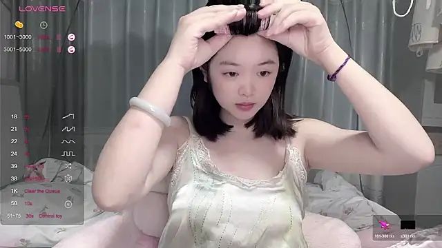 Snapshot of tender-11 chatting on November 26, 2025, 11:11 am tender-11 online show from November 26, 2025, 11:11 am