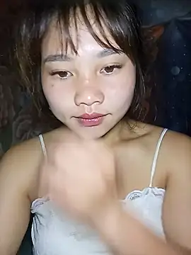 Snapshot of EllyBaby20 chatting on September 13, 2025, 12:32 am EllyBaby20 online show from September 13, 2025, 12:32 am