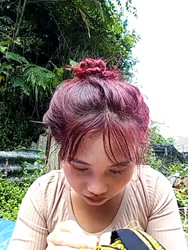 Snapshot of EllyBaby20 chatting on October 5, 2025, 2:32 am EllyBaby20 online show from October 5, 2025, 2:32 am