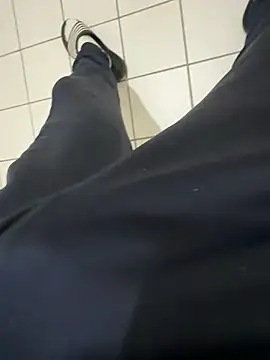 Snapshot of Dicksxd chatting on December 4, 2025, 7:00 pm Dicksxd online show from December 4, 2025, 7:00 pm