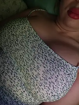 BunnyFoxy777 online show from December 22, 2025, 2:14 pm