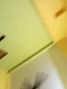 Snapshot of Quun_rosi chatting on October 19, 2025, 10:38 am Quun rosi online show from October 19, 2025, 10:38 am