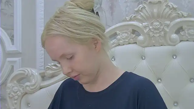 EllieFrosty  online show from May 2, 2026, 2:22 pm