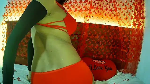 Snapshot of Minu_Cam chatting on October 4, 2025, 5:00 pm Minu Cam online show from October 4, 2025, 5:00 pm