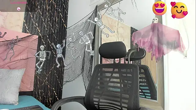 Snapshot of maia_bianchi chatting on October 29, 2025, 1:57 pm maia bianchi online show from October 29, 2025, 1:57 pm