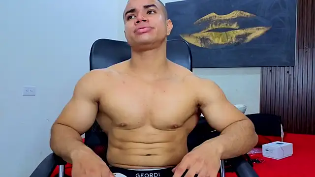 Snapshot of DylanGuss chatting on September 13, 2025, 12:27 pm DylanGuss online show from September 13, 2025, 12:27 pm