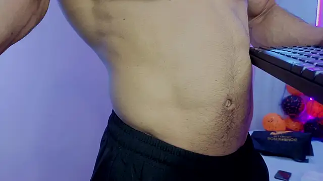 Snapshot of DylanGuss chatting on November 5, 2025, 7:47 pm DylanGuss online show from November 5, 2025, 7:47 pm