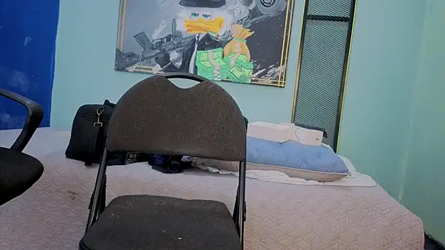 Snapshot of DylanGuss chatting on November 27, 2025, 12:07 pm DylanGuss online show from November 27, 2025, 12:07 pm