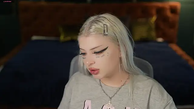 Snapshot of Yuki_sun chatting on November 22, 2025, 3:33 pm Yuki sun online show from November 22, 2025, 3:33 pm