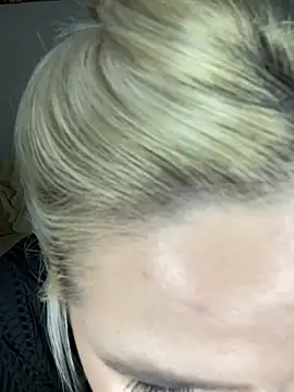 April Purr online show from January 10, 2026, 6:20 pm