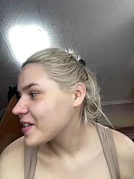Snapshot of April_Purr chatting on May 12, 2026, 7:38 am April Purr online show from May 12, 2026, 7:38 am