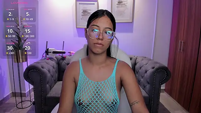 raven stonee online show from September 25, 2025, 3:21 am