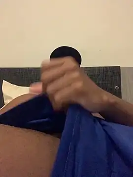 Snapshot of edualqxo chatting on November 9, 2025, 10:41 pm edualqxo online show from November 9, 2025, 10:41 pm