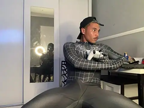 Snapshot of edualqxo chatting on March 19, 2026, 2:37 am edualqxo online show from March 19, 2026, 2:37 am