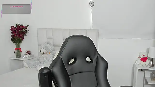 Ms milarose online show from February 22, 2026, 8:29 pm