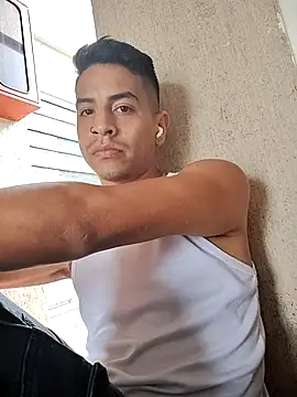 Juann-cock online show from December 15, 2025, 8:57 pm