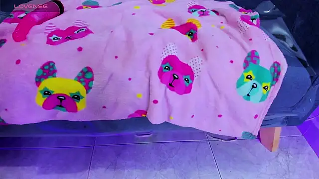 Snapshot of ShaunaDream chatting on October 10, 2025, 3:11 pm ShaunaDream online show from October 10, 2025, 3:11 pm