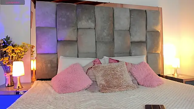 Snapshot of sara_madrid chatting on October 21, 2025, 12:17 pm sara madrid online show from October 21, 2025, 12:17 pm