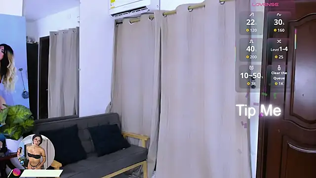 zou quira online show from March 13, 2026, 2:07 am