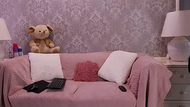 Snapshot of Ella_Raven chatting on May 7, 2026, 5:13 am Ella Raven online show from May 7, 2026, 5:13 am