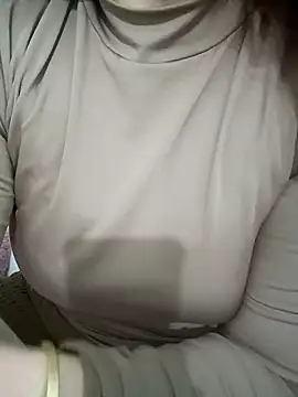 miumiu 00 online show from January 12, 2026, 1:27 pm