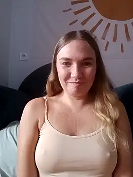 Snapshot of KisaVixen chatting on October 1, 2025, 8:53 am KisaVixen online show from October 1, 2025, 8:53 am