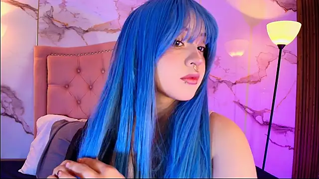 Suxan White  online show from June 25, 2026, 9:08 pm