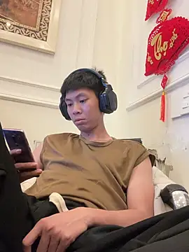 linh21107 online show from April 25, 2026, 1:41 pm