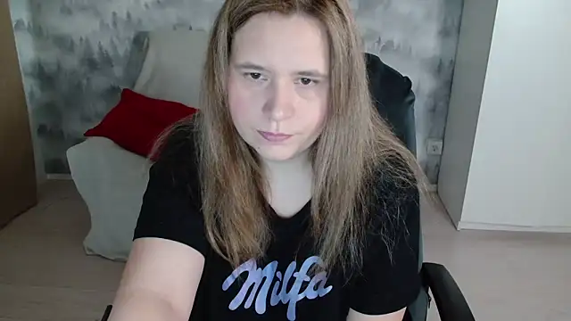 Snapshot of AdelinaLawson chatting on April 19, 2026, 7:18 am AdelinaLawson online show from April 19, 2026, 7:18 am