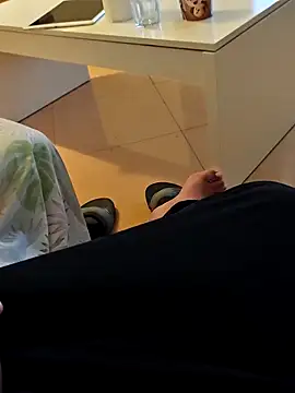 Snapshot of t-dog26 chatting on December 17, 2025, 4:18 am t-dog26 online show from December 17, 2025, 4:18 am