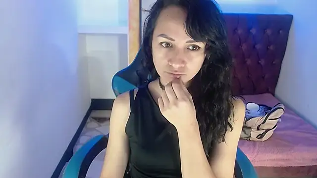 Snapshot of alison_moon7 chatting on October 15, 2025, 11:32 am alison moon7 online show from October 15, 2025, 11:32 am