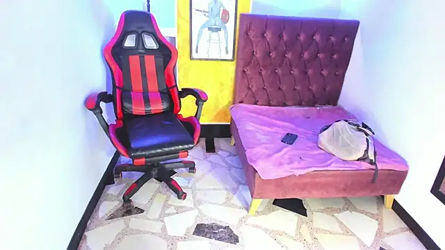 Snapshot of alison_moon7 chatting on November 5, 2025, 11:10 am alison moon7 online show from November 5, 2025, 11:10 am