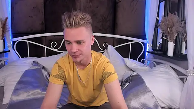 Snapshot of LawrenceMiles chatting on September 24, 2025, 10:29 am LawrenceMiles online show from September 24, 2025, 10:29 am