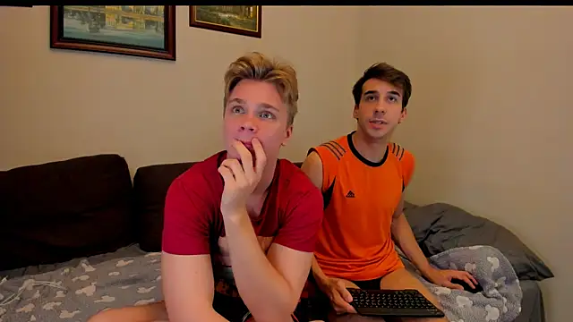 Snapshot of LawrenceMiles chatting on October 27, 2025, 8:35 pm LawrenceMiles online show from October 27, 2025, 8:35 pm