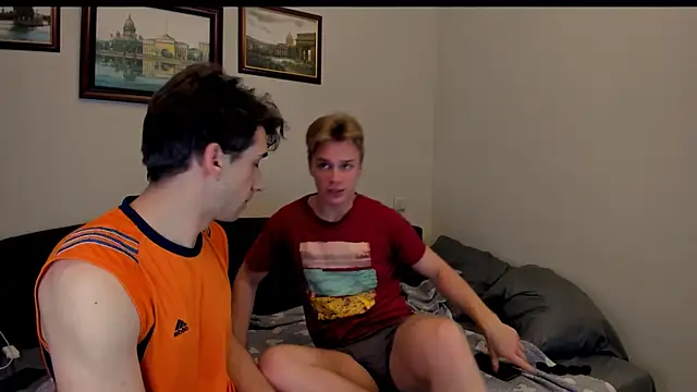 Snapshot of LawrenceMiles chatting on October 29, 2025, 8:10 pm LawrenceMiles online show from October 29, 2025, 8:10 pm