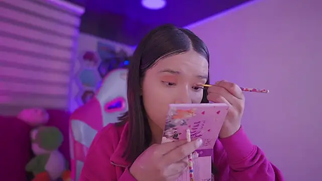 Lana Dreams  online show from December 3, 2025, 1:02 am