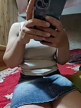 Snapshot of phungtiti chatting on July 24, 2026, 2:15 pm phungtiti online show from July 24, 2026, 2:15 pm