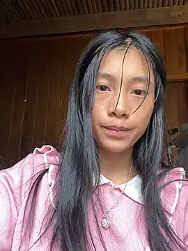 Snapshot of EmLy02 chatting on September 30, 2025, 1:43 am EmLy02 online show from September 30, 2025, 1:43 am