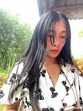 Snapshot of EmLy02 chatting on October 20, 2025, 1:06 am EmLy02 online show from October 20, 2025, 1:06 am