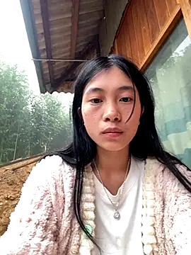 Snapshot of EmLy02 chatting on November 1, 2025, 12:40 pm EmLy02 online show from November 1, 2025, 12:40 pm