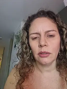 Snapshot of Nina_vallon chatting on June 27, 2026, 12:59 am Nina vallon online show from June 27, 2026, 12:59 am