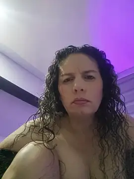 Snapshot of Nina_vallon chatting on July 17, 2026, 10:33 am Nina vallon online show from July 17, 2026, 10:33 am