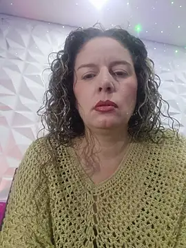 Snapshot of Nina_vallon chatting on August 3, 2026, 10:32 am Nina vallon online show from August 3, 2026, 10:32 am