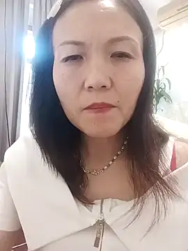 Snapshot of Joanna1122 chatting on November 15, 2025, 4:32 am Joanna1122 online show from November 15, 2025, 4:32 am