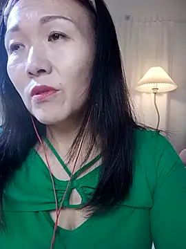 Snapshot of Joanna1122 chatting on December 4, 2025, 2:32 am Joanna1122 online show from December 4, 2025, 2:32 am