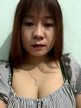 Snapshot of qinejr37 chatting on November 24, 2025, 2:00 am qinejr37 online show from November 24, 2025, 2:00 am