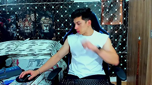 javiersexymann online show from March 3, 2026, 6:03 pm