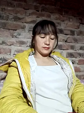 Mini3333 online show from December 4, 2025, 4:38 pm